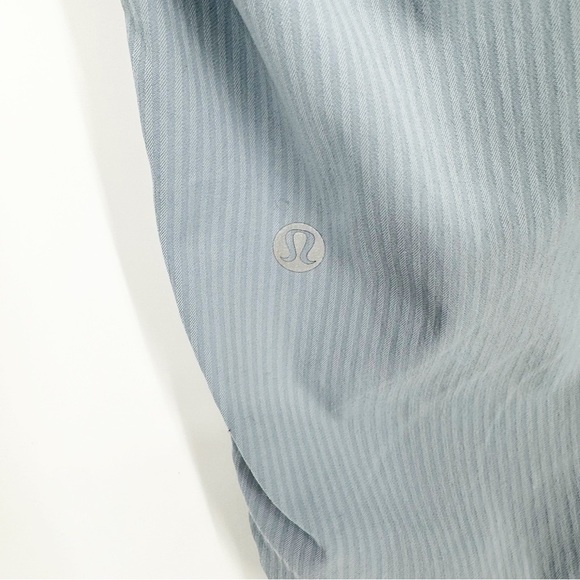 Lululemon Chambray Dance Studio Crop *25" - Picture 6 of 8